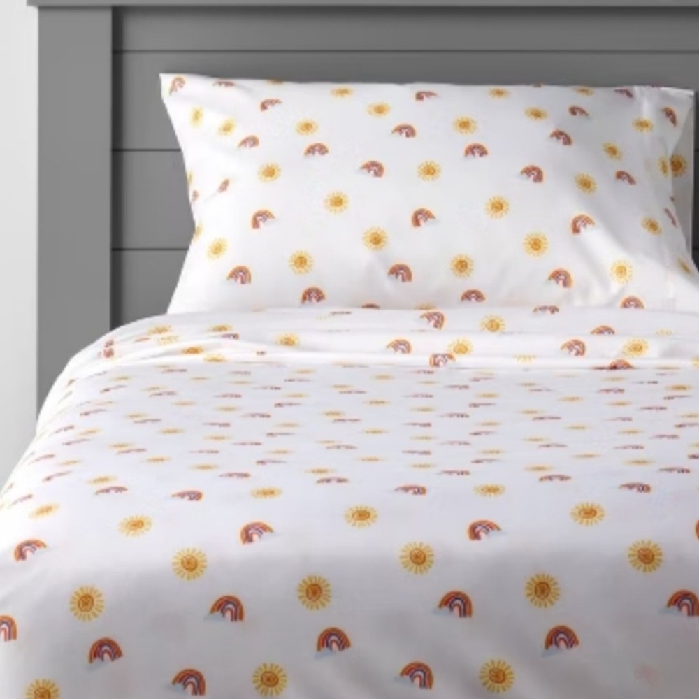 PILLOWFORT NWT rainbow microfiber kids sheet set —TWIN
